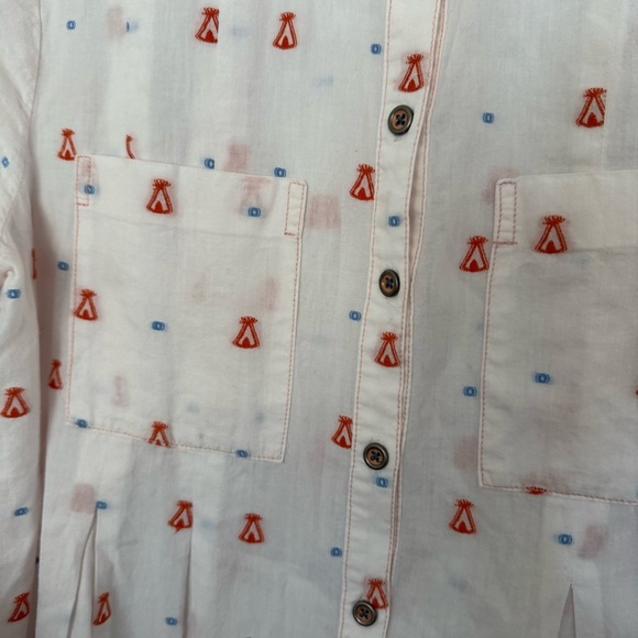 Maeve Casual White and Red Button Down Shirt with Geometric Design - Picture 6 of 10